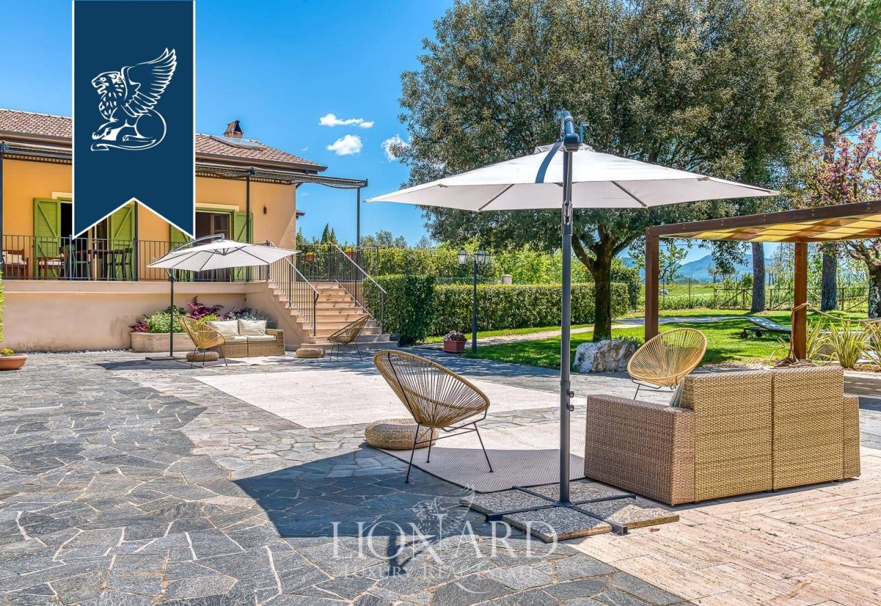 Granja en Frosinone, Italia, 2 000 m² - imagen 9