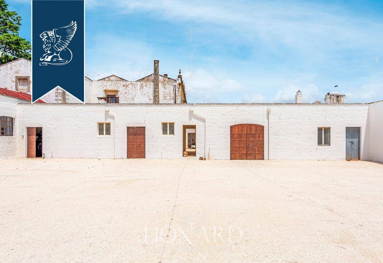 Villa in Taranto, Italy, 3 850 m² - picture 9