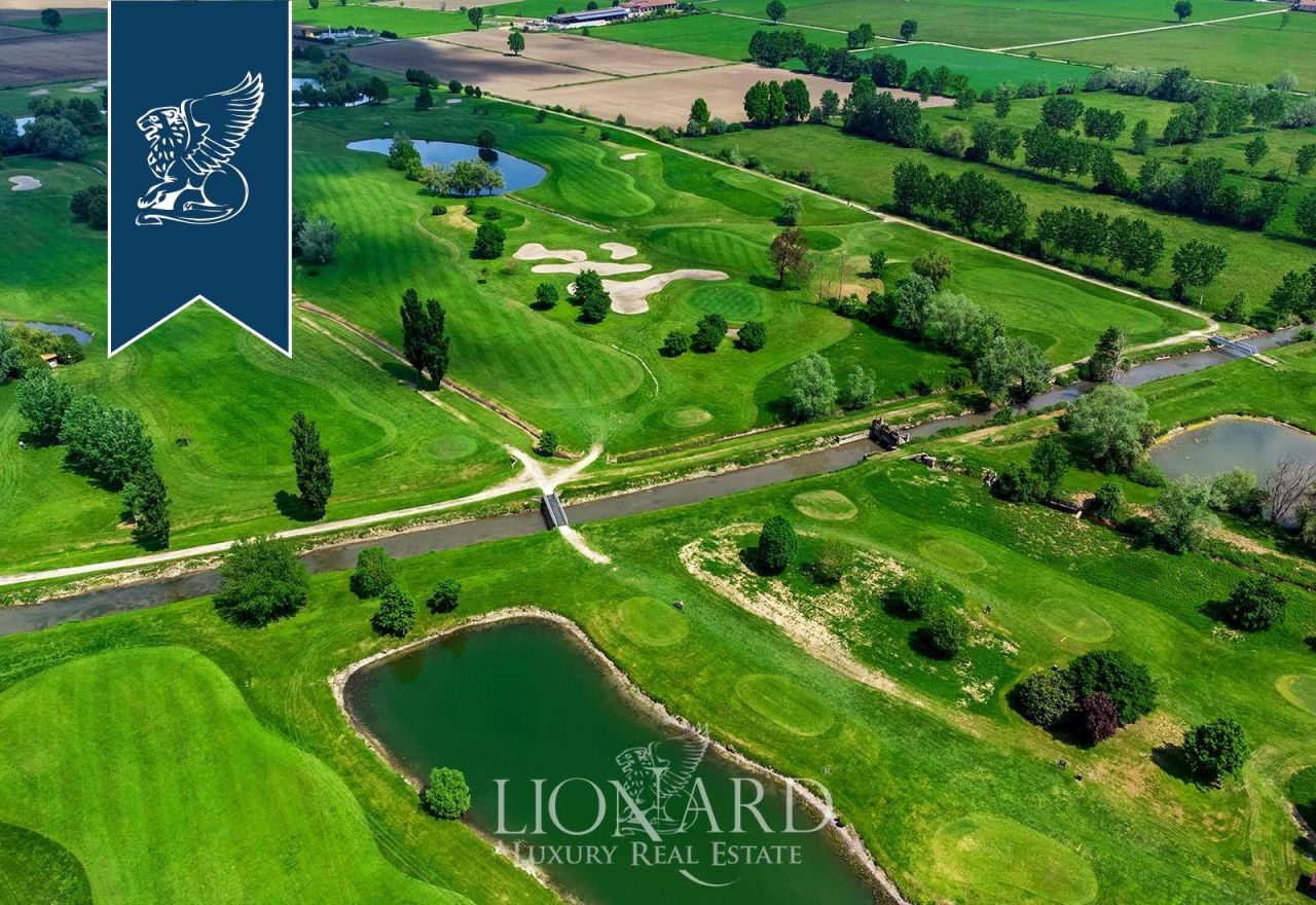 Villa in Cremona, Italy, 19 000 m² - picture 8