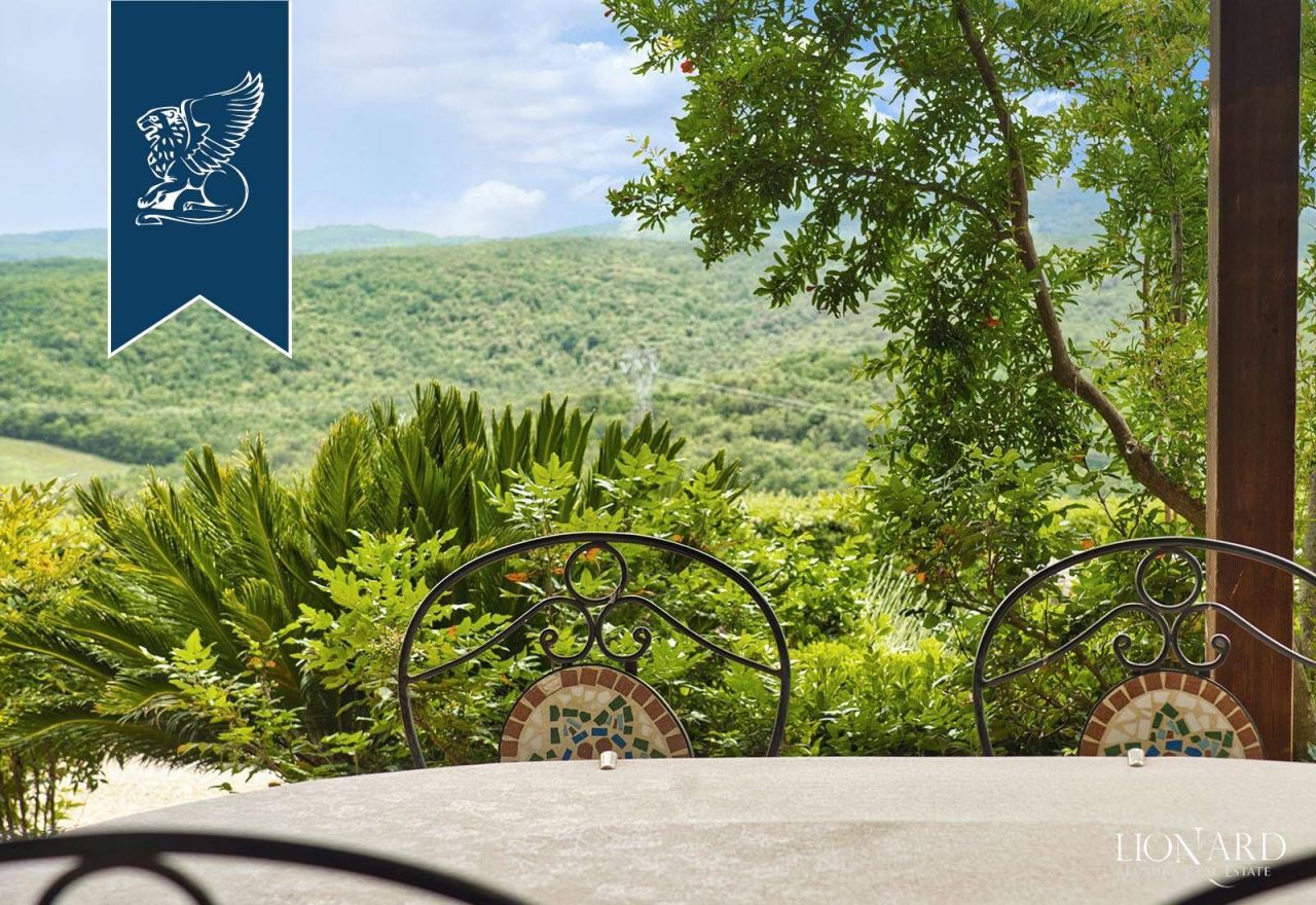 Granja en Siena, Italia, 850 m² - imagen 8