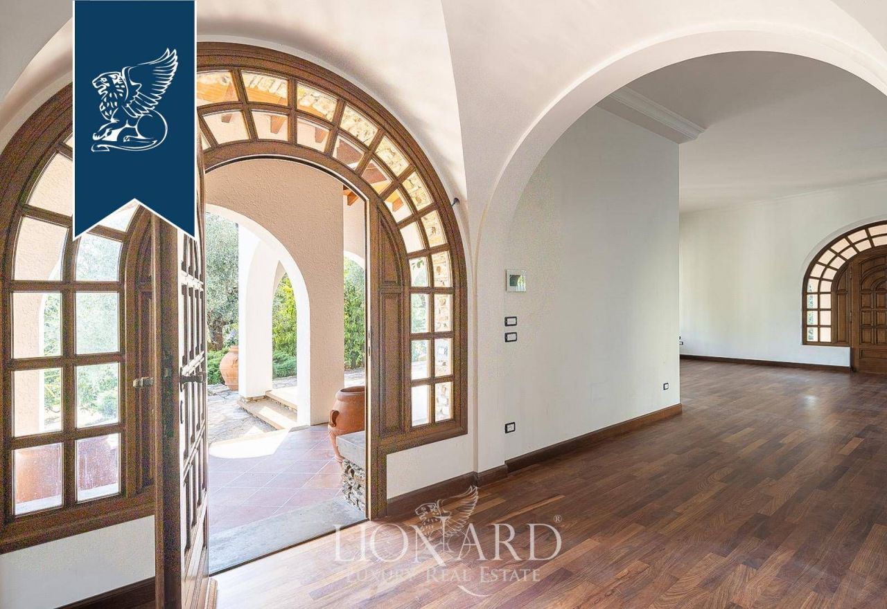 Villa en Pistoia, Italia, 900 m² - imagen 8