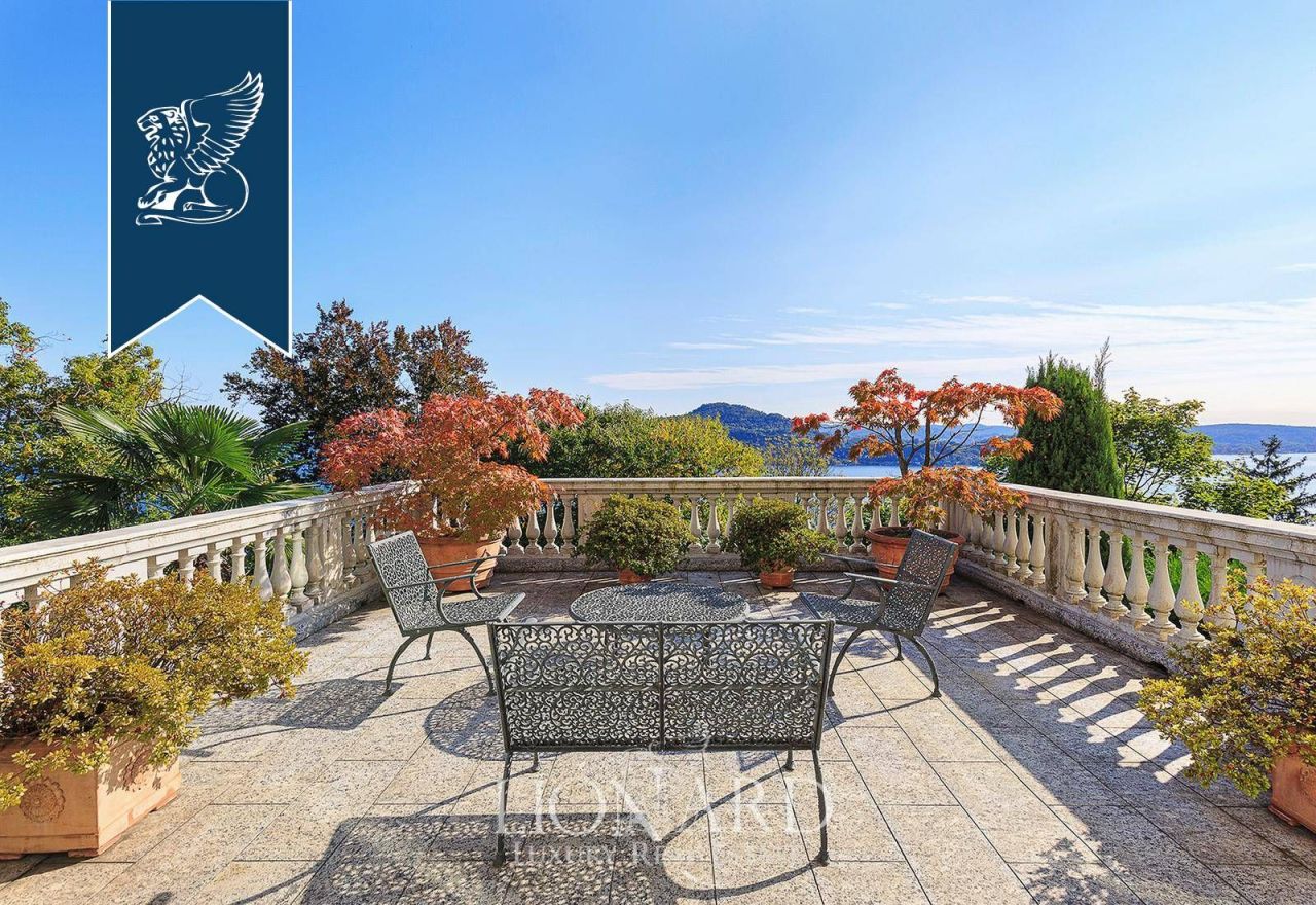 Villa in Arona, Italien, 1 000 m² - Foto 8