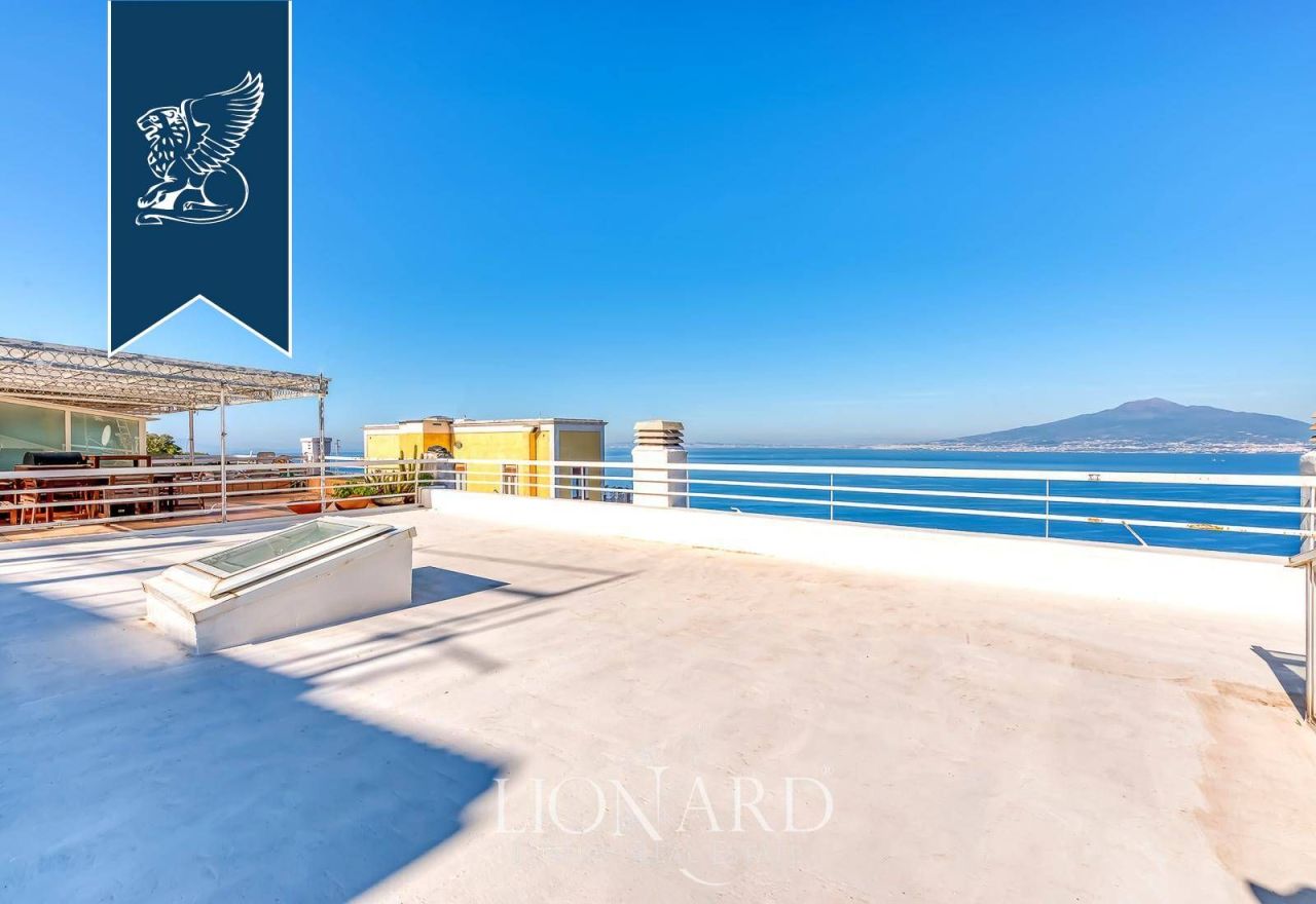 Villa a Napoli, Italia, 260 m² - foto 8