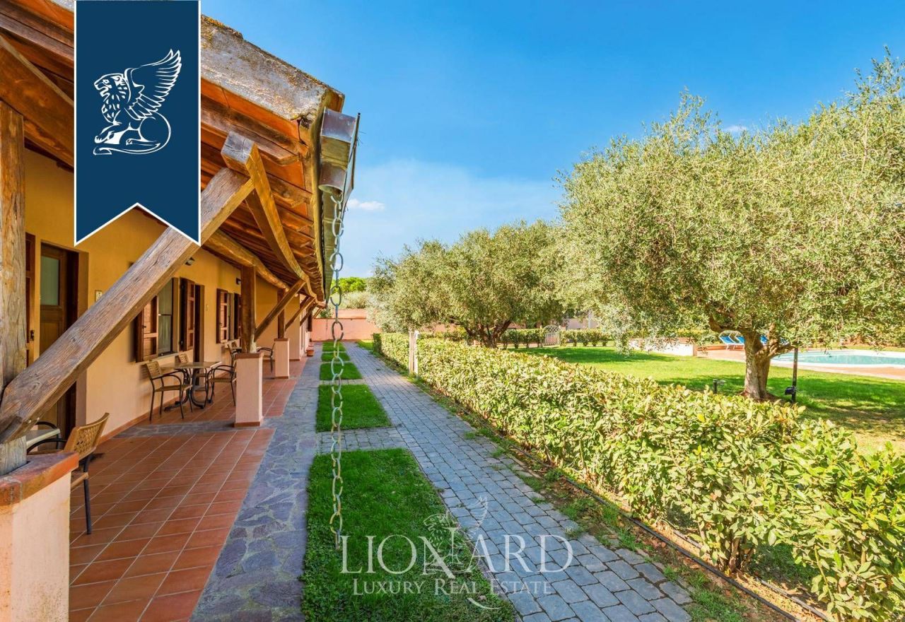 Farm in Orbetello, Italy, 898 m² - picture 8