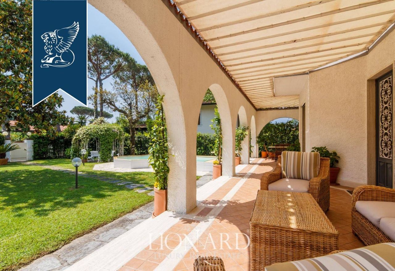 Villa in Forte dei Marmi, Italy, 216 m² - picture 8
