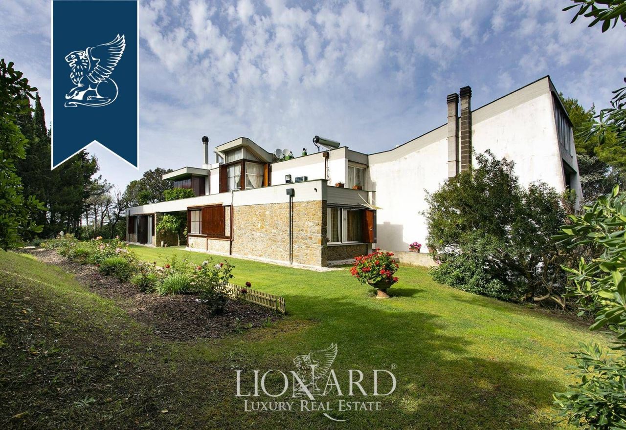 Villa in Piombino, Italy, 800 m² - picture 8