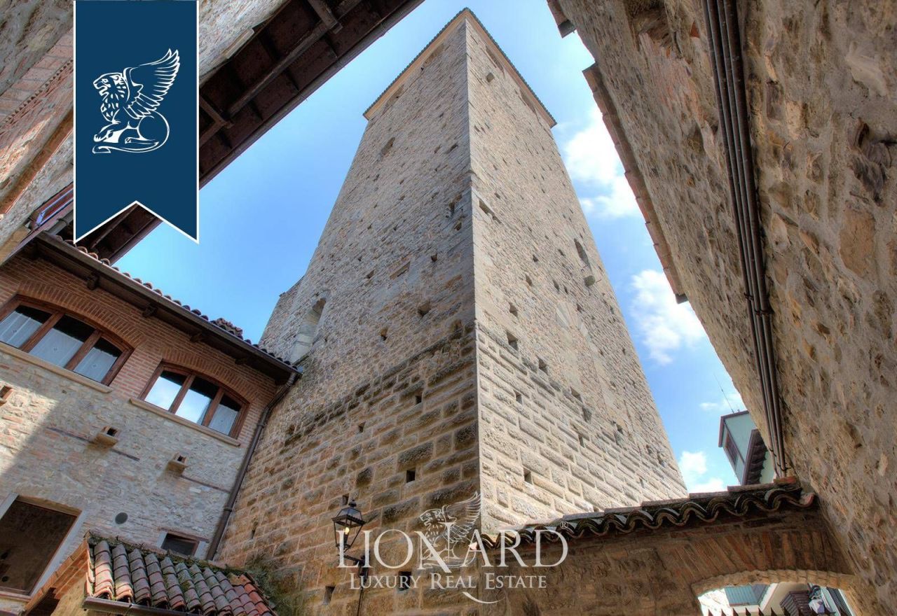 Château à Varzi, Italie, 12 358 m² - image 9