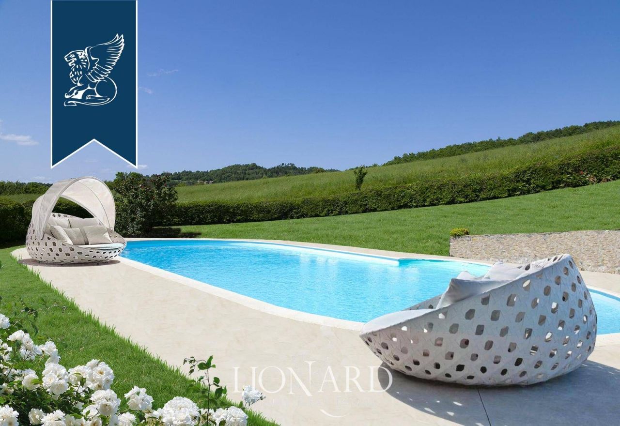 Granja en Perugia, Italia, 2 000 m² - imagen 8