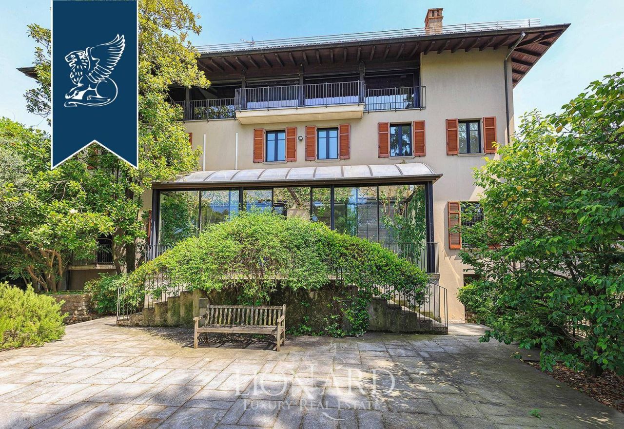 Villa a Varese, Italia, 622 m² - foto 9
