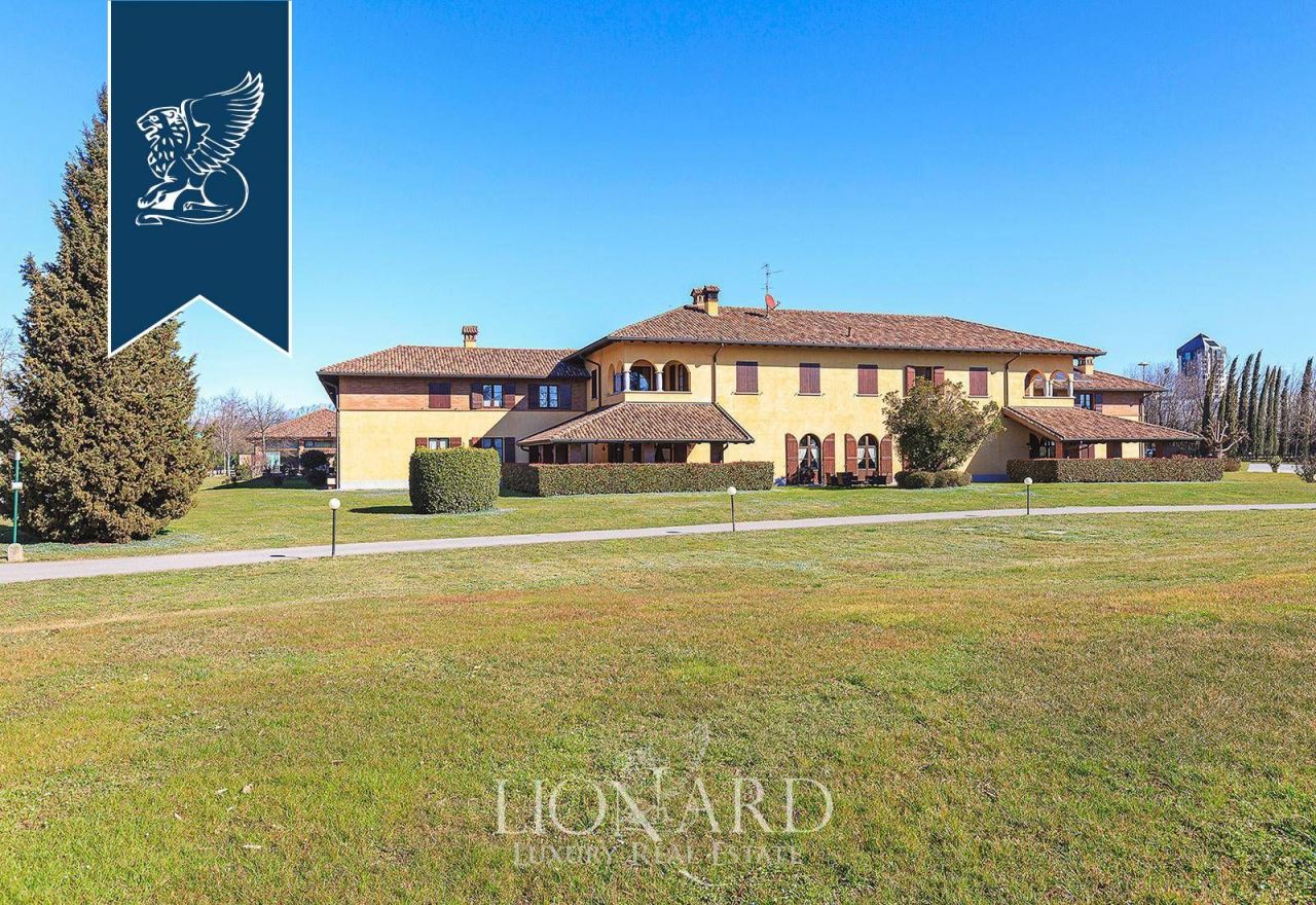 Granja en Monza, Italia, 3 700 m² - imagen 9