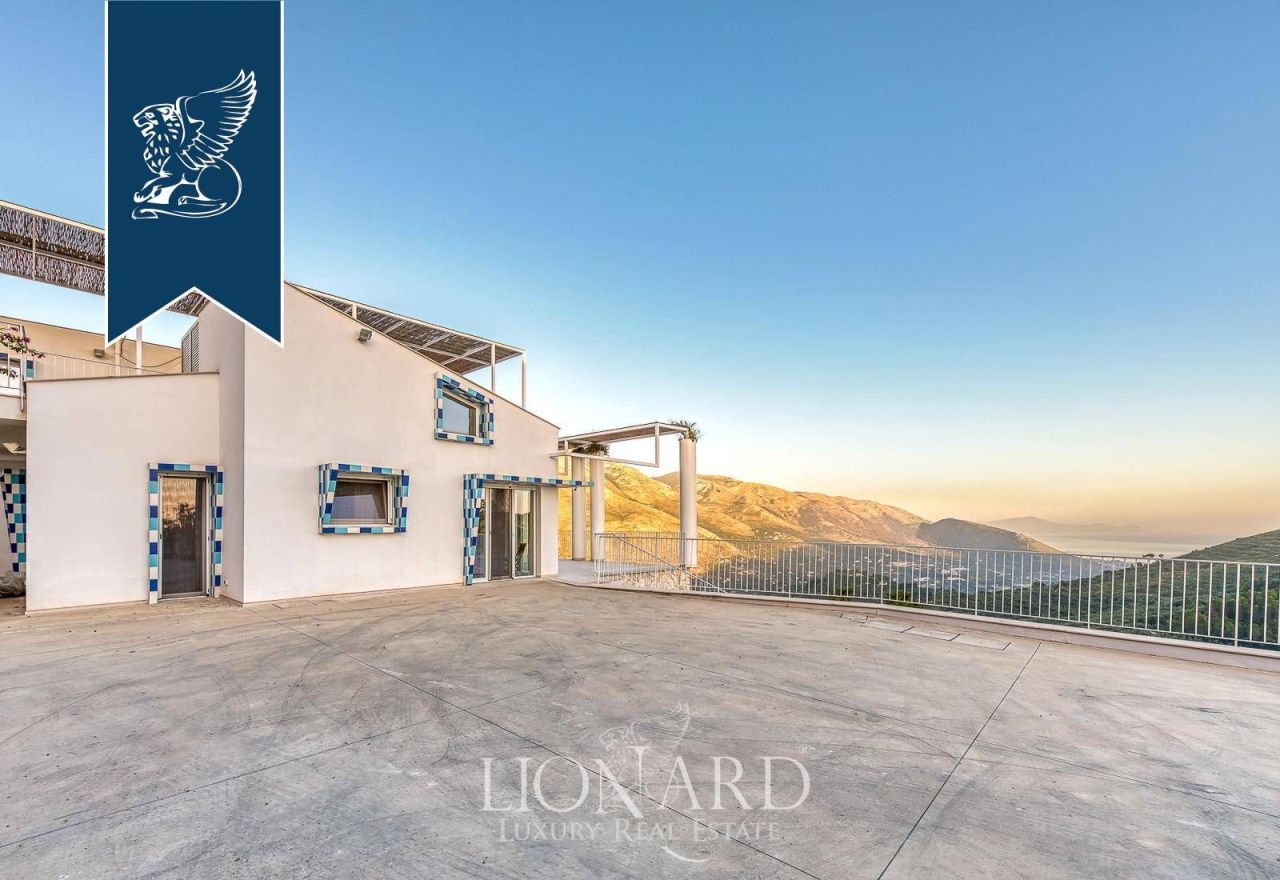 Villa in Latina, Italy, 630 m² - picture 10