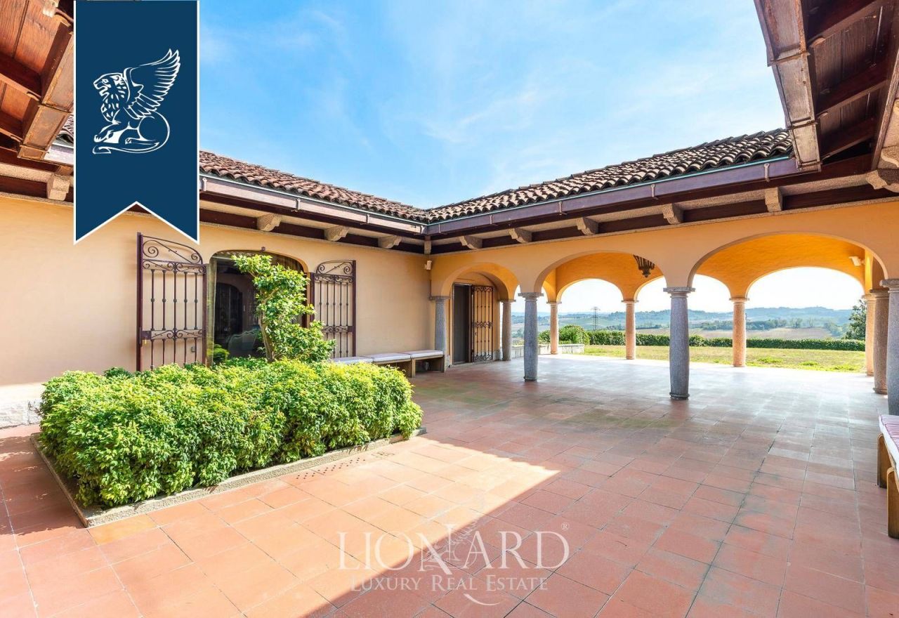 Villa in Alessandria, Italy, 1 800 m² - picture 10