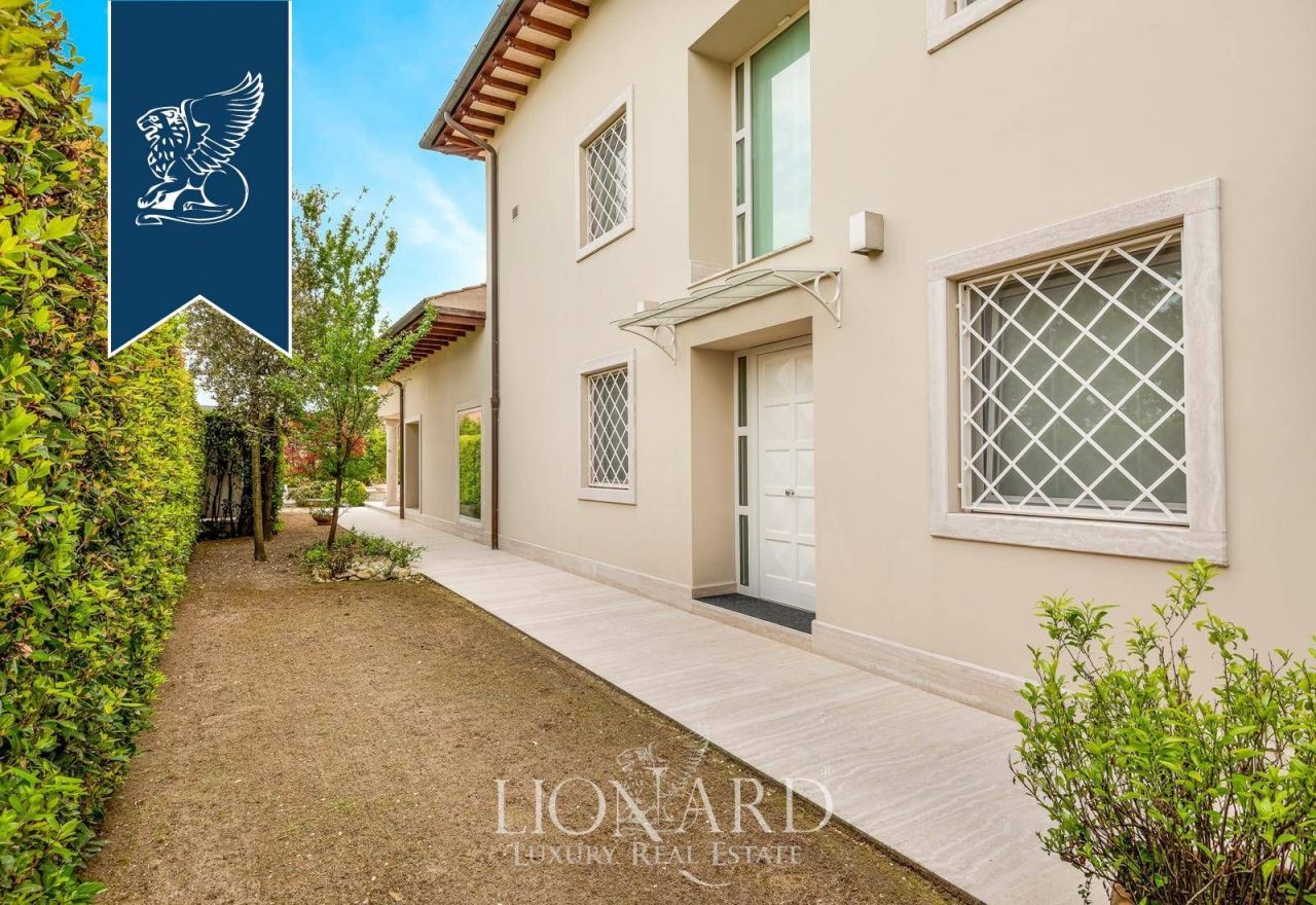 Villa à Forte dei Marmi, Italie, 300 m² - image 10