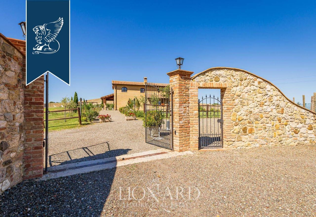 Farm in Montalcino, Italy, 1 800 m² - picture 10