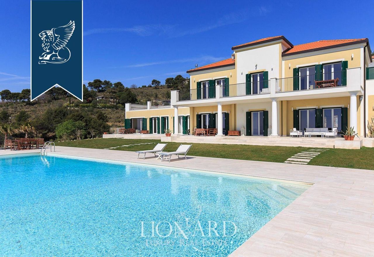 Villa à Imperia, Italie, 800 m² - image 10