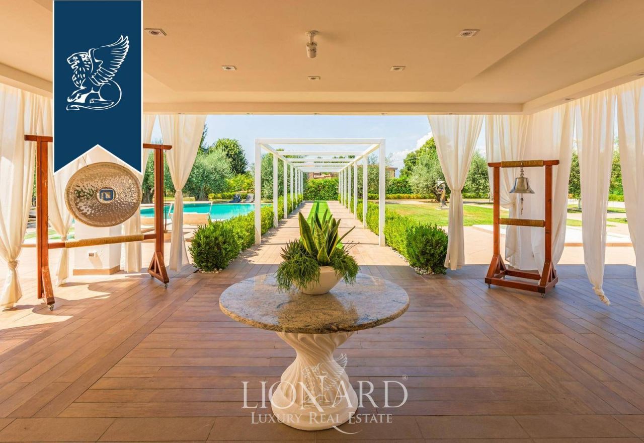 Hotel in Arezzo, Italy, 2 500 m² - picture 10