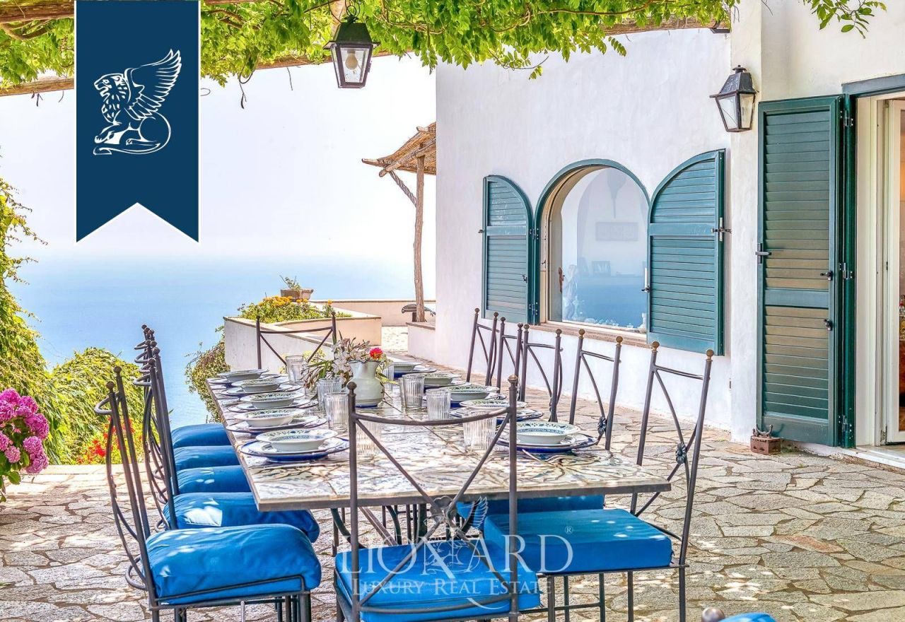 Villa in Naples, Italy, 360 m² - picture 10