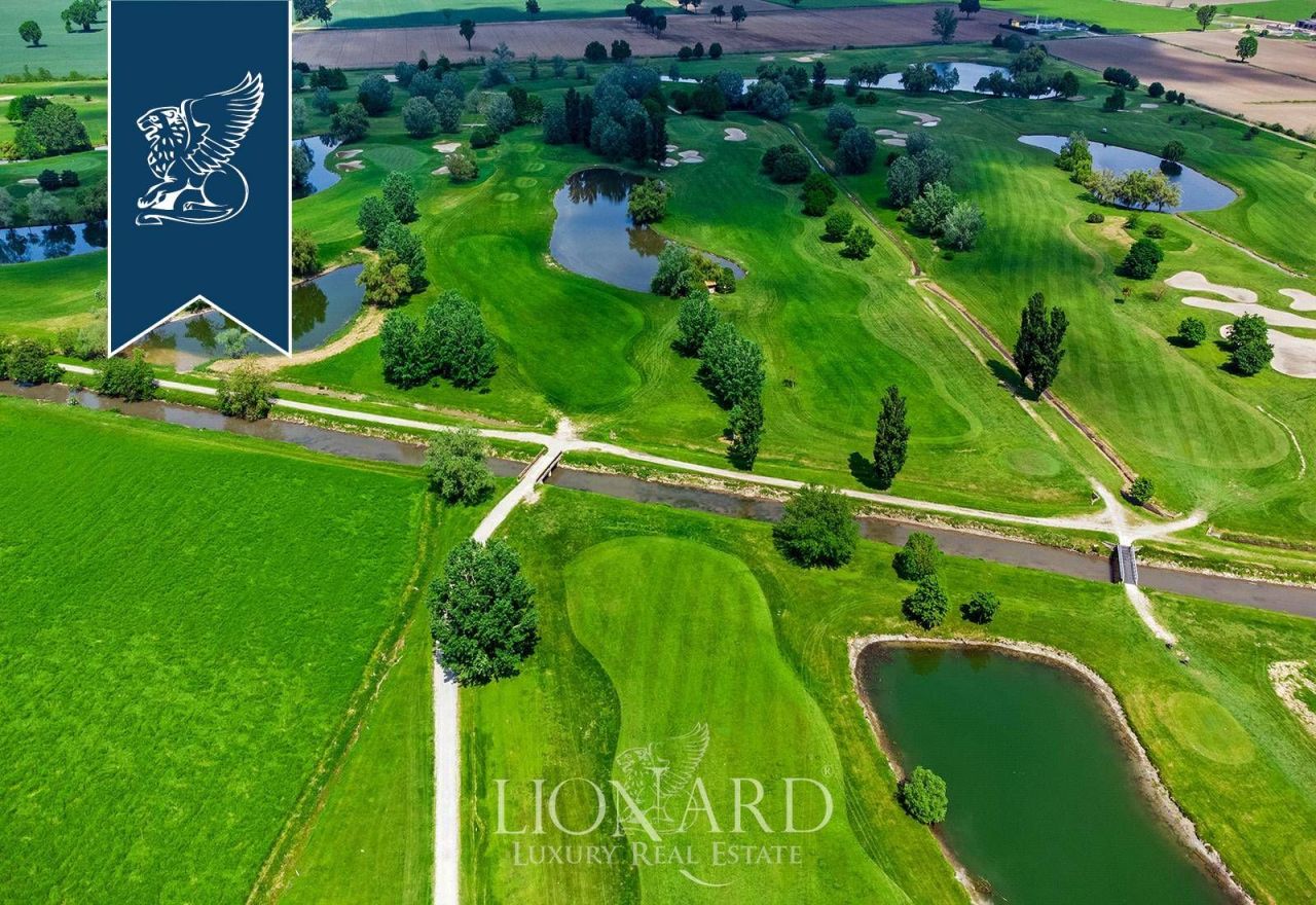 Villa in Cremona, Italy, 19 000 m² - picture 9