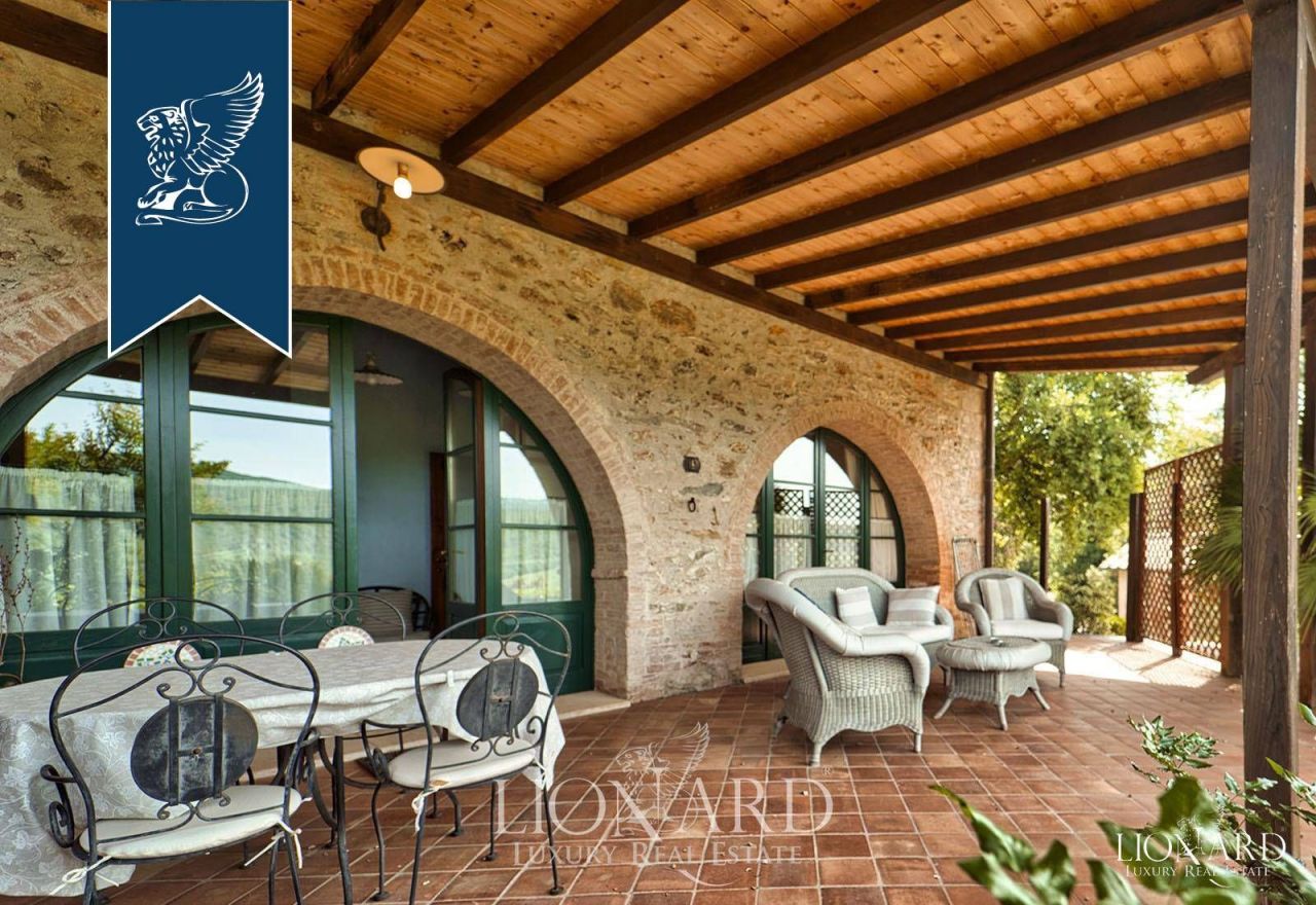 Granja en Siena, Italia, 850 m² - imagen 9