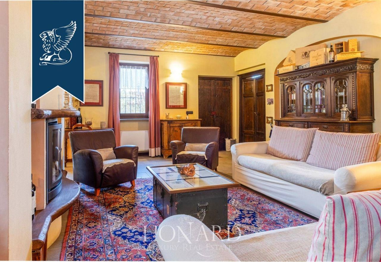 Villa in Cuneo, Italy, 700 m² - picture 9