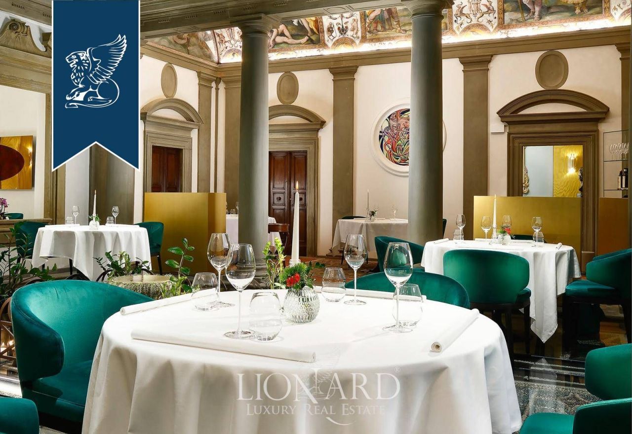 Apartment in Florence, Italy, 147 m² - picture 9