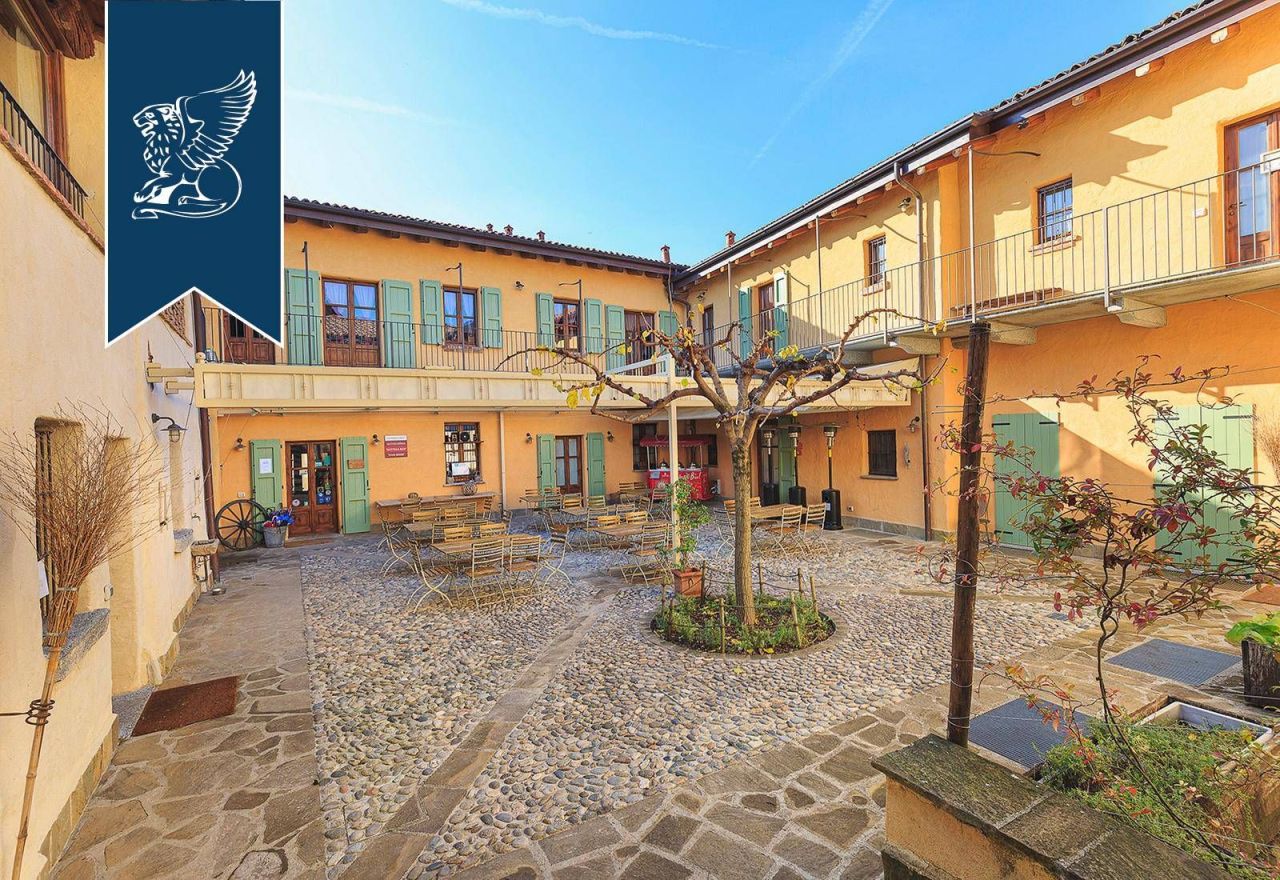 House in Sirtori, Italy, 2 305 m² - picture 9