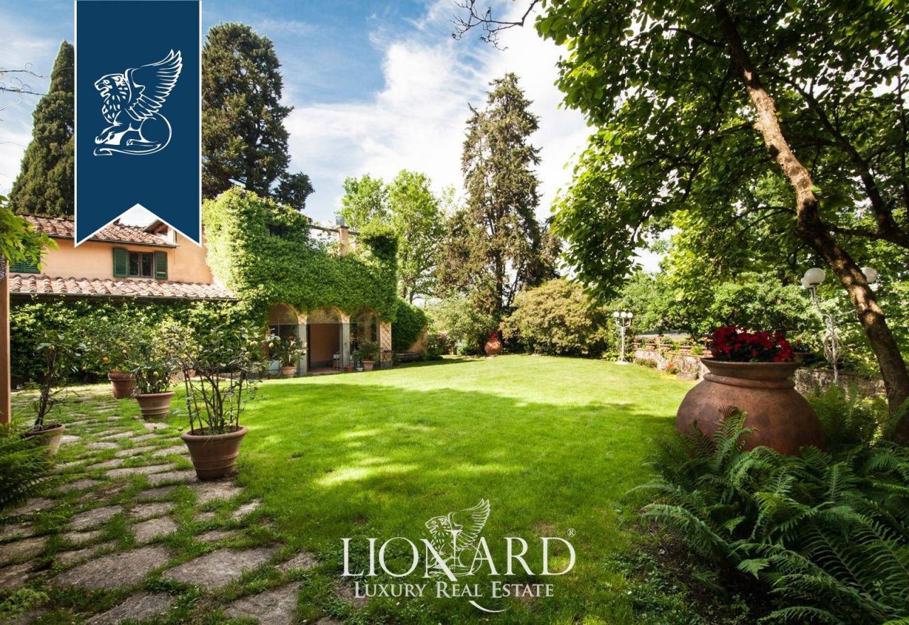 Villa in Lucca, Italy, 1 100 m² - picture 9