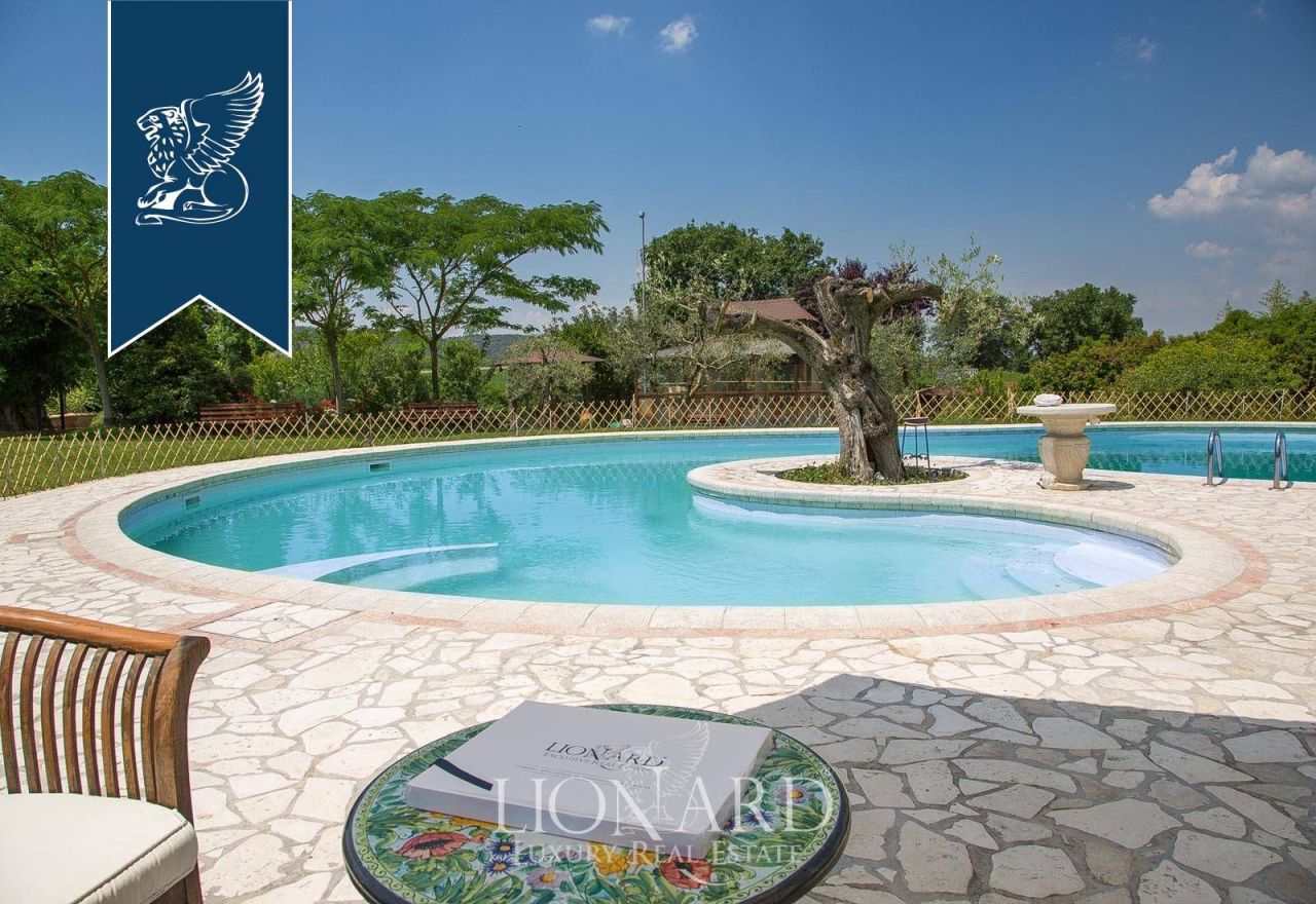 Villa in Arezzo, Italy, 730 m² - picture 9