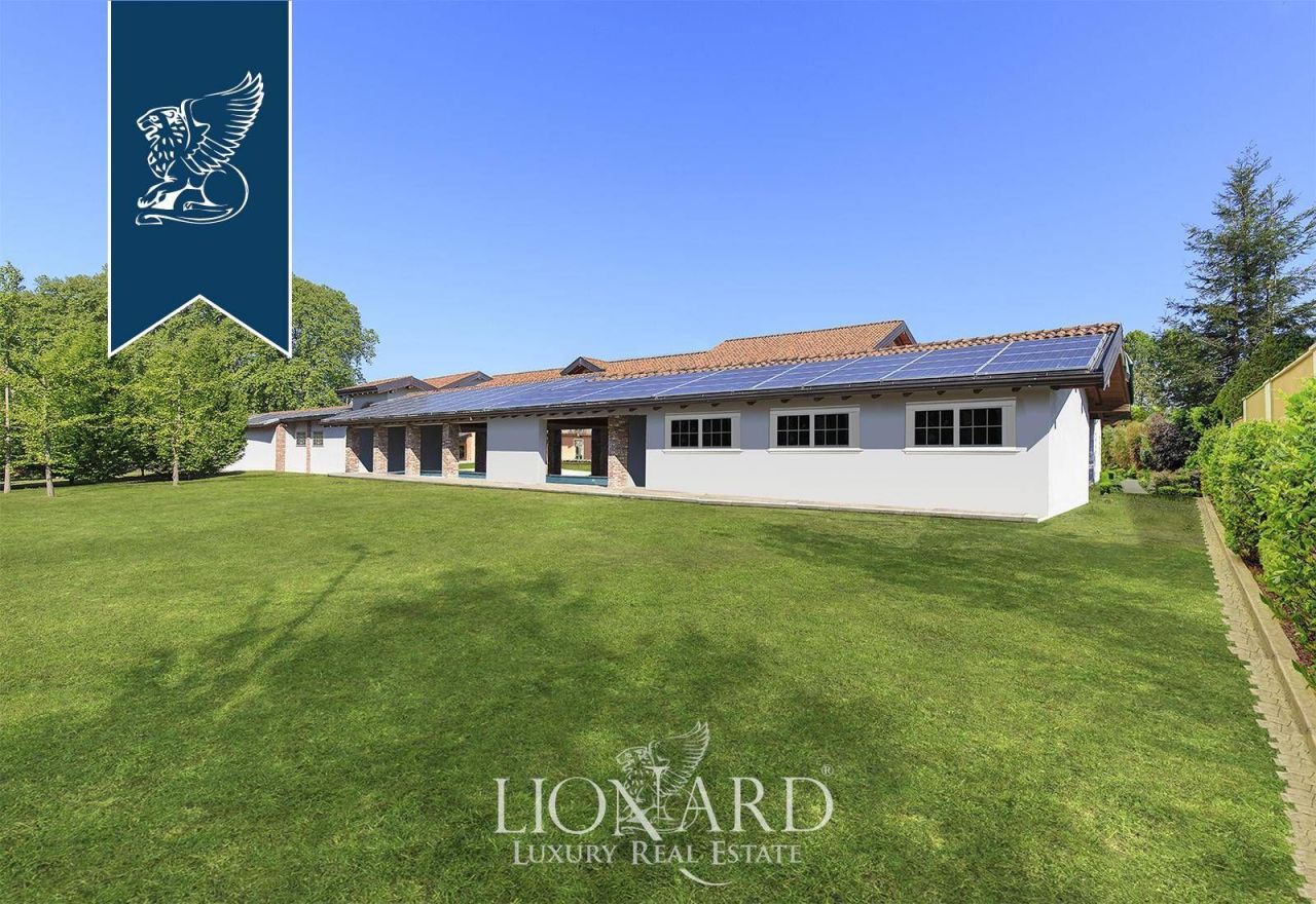 Villa in Novara, Italy, 2 100 m² - picture 9