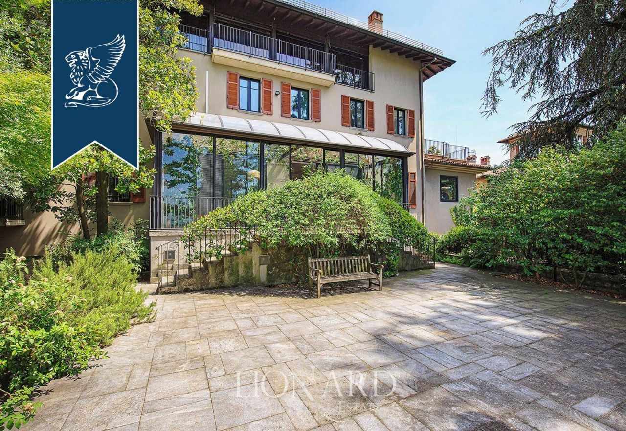 Villa a Varese, Italia, 622 m² - foto 10