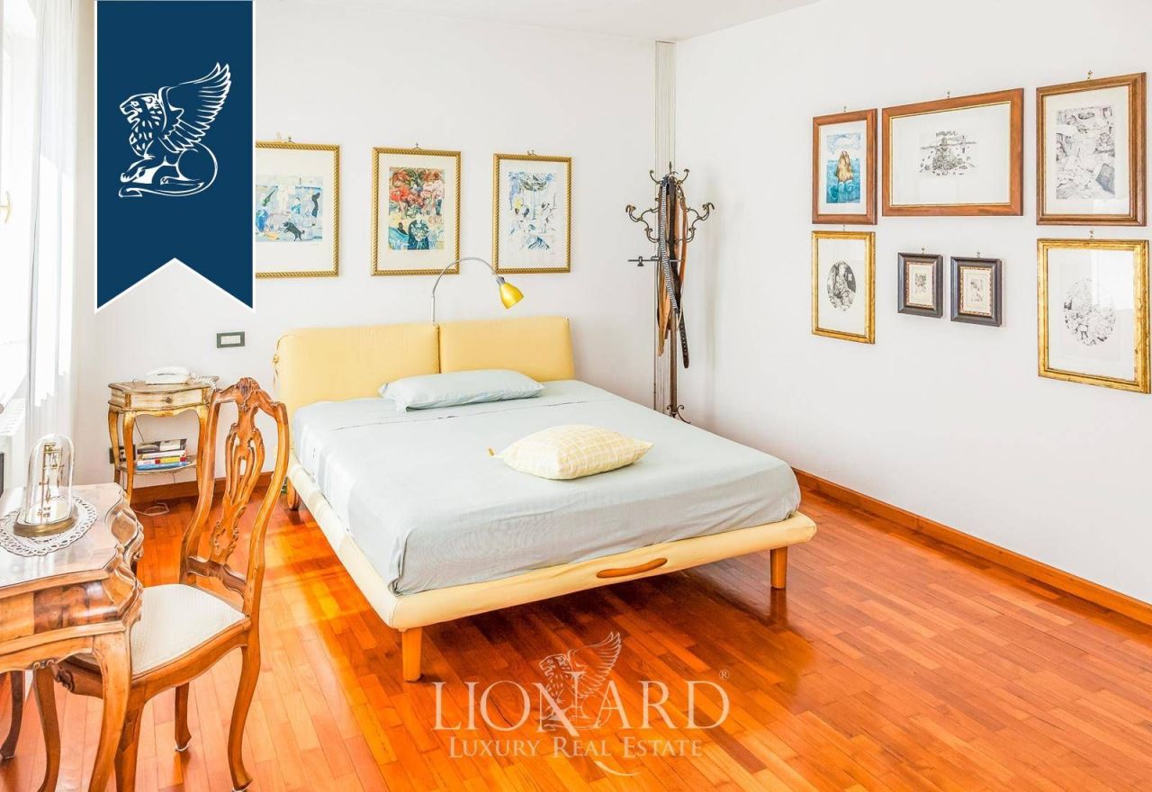 Villa à Massa, Italie, 600 m² - image 10