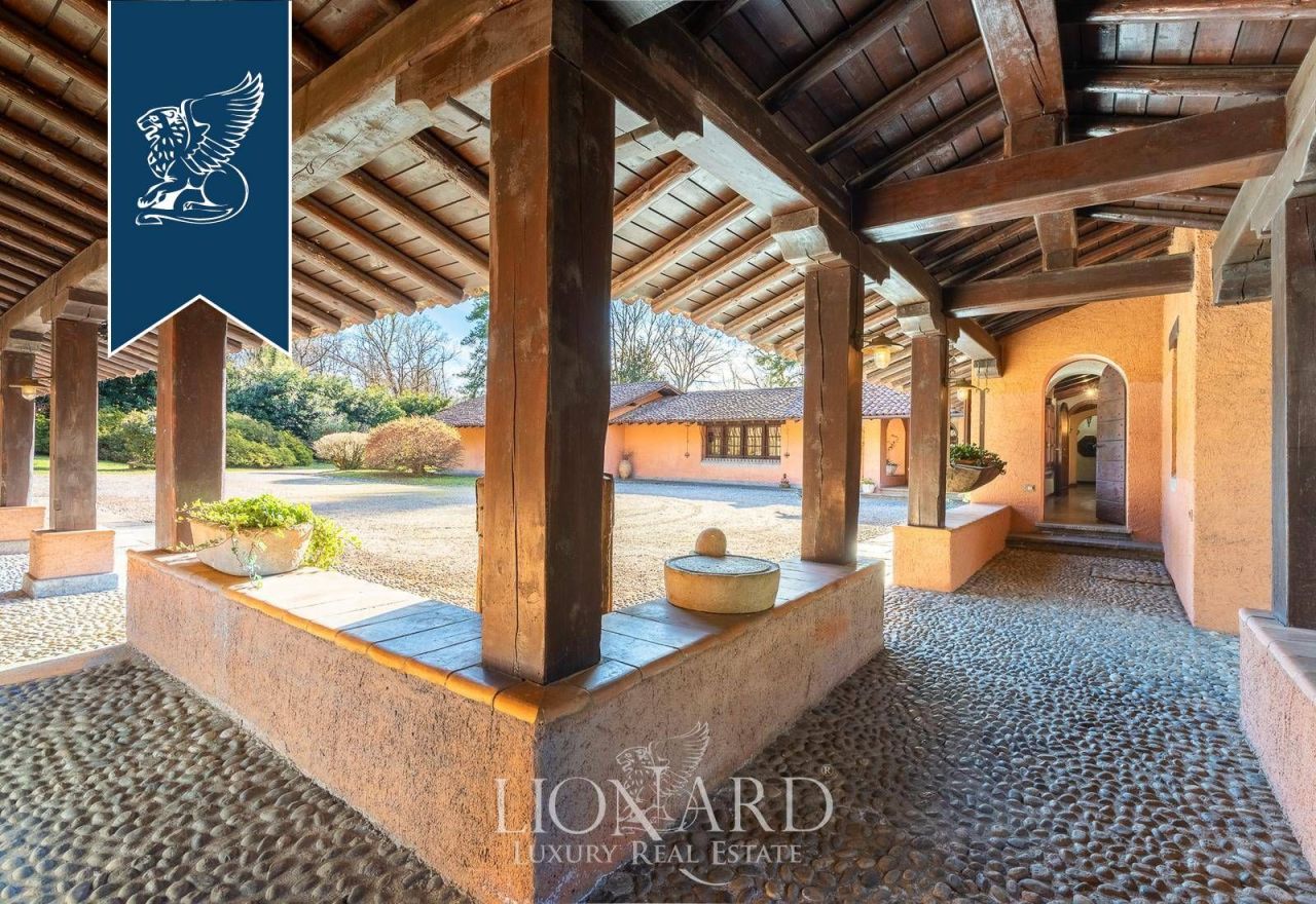 Villa in Novara, Italy, 850 m² - picture 11