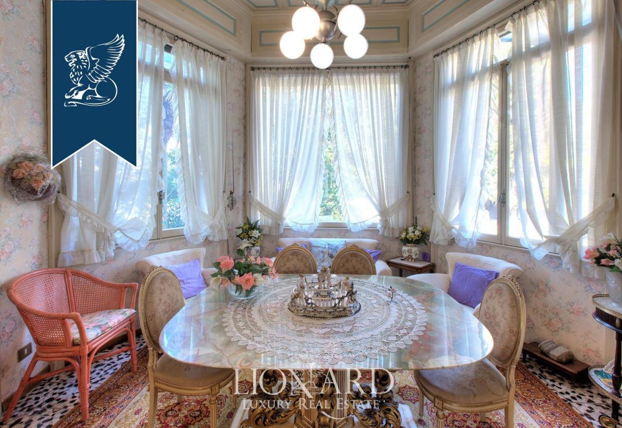 Villa in Lesa, Italy, 400 m² - picture 11