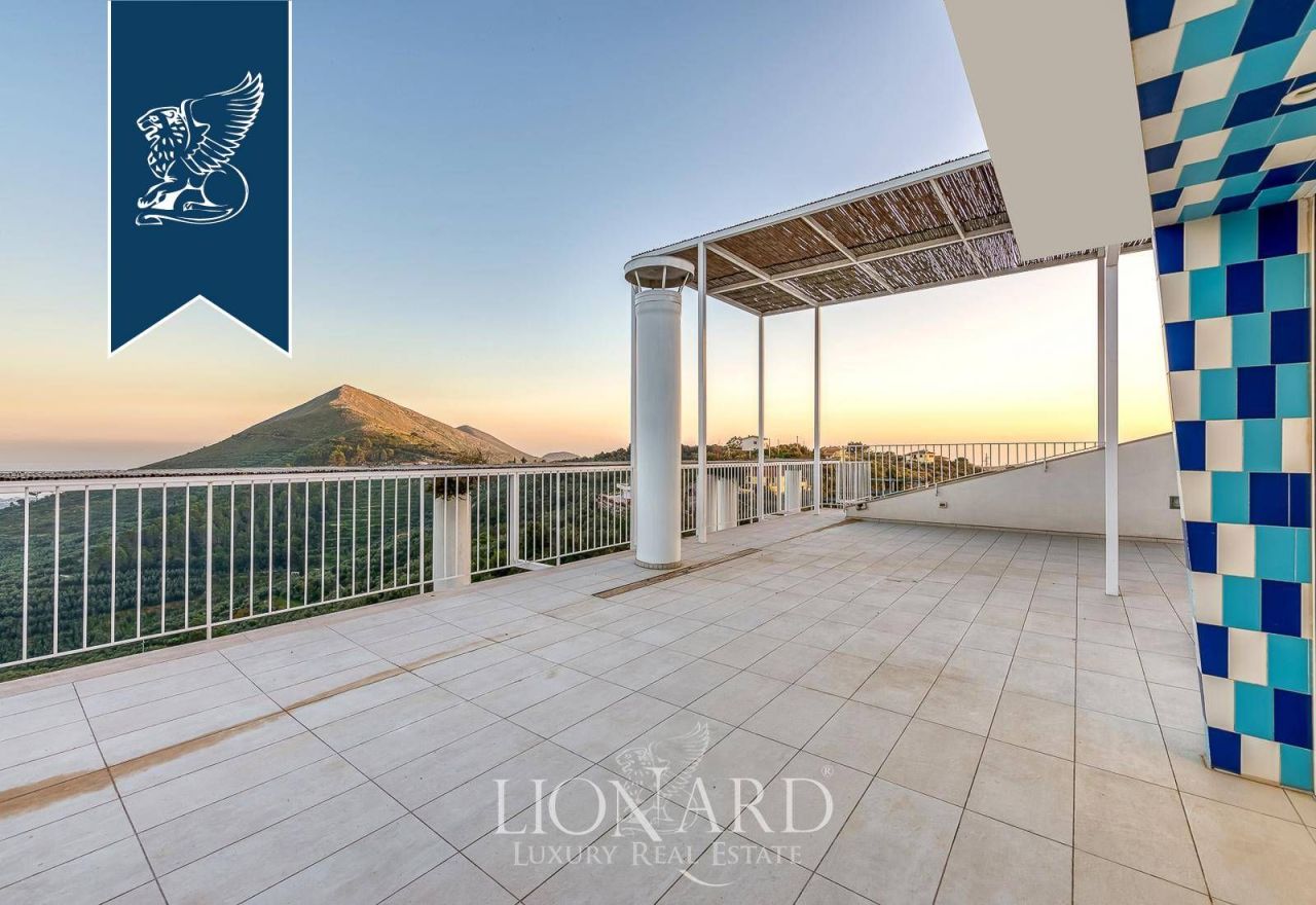 Villa in Latina, Italy, 630 m² - picture 11