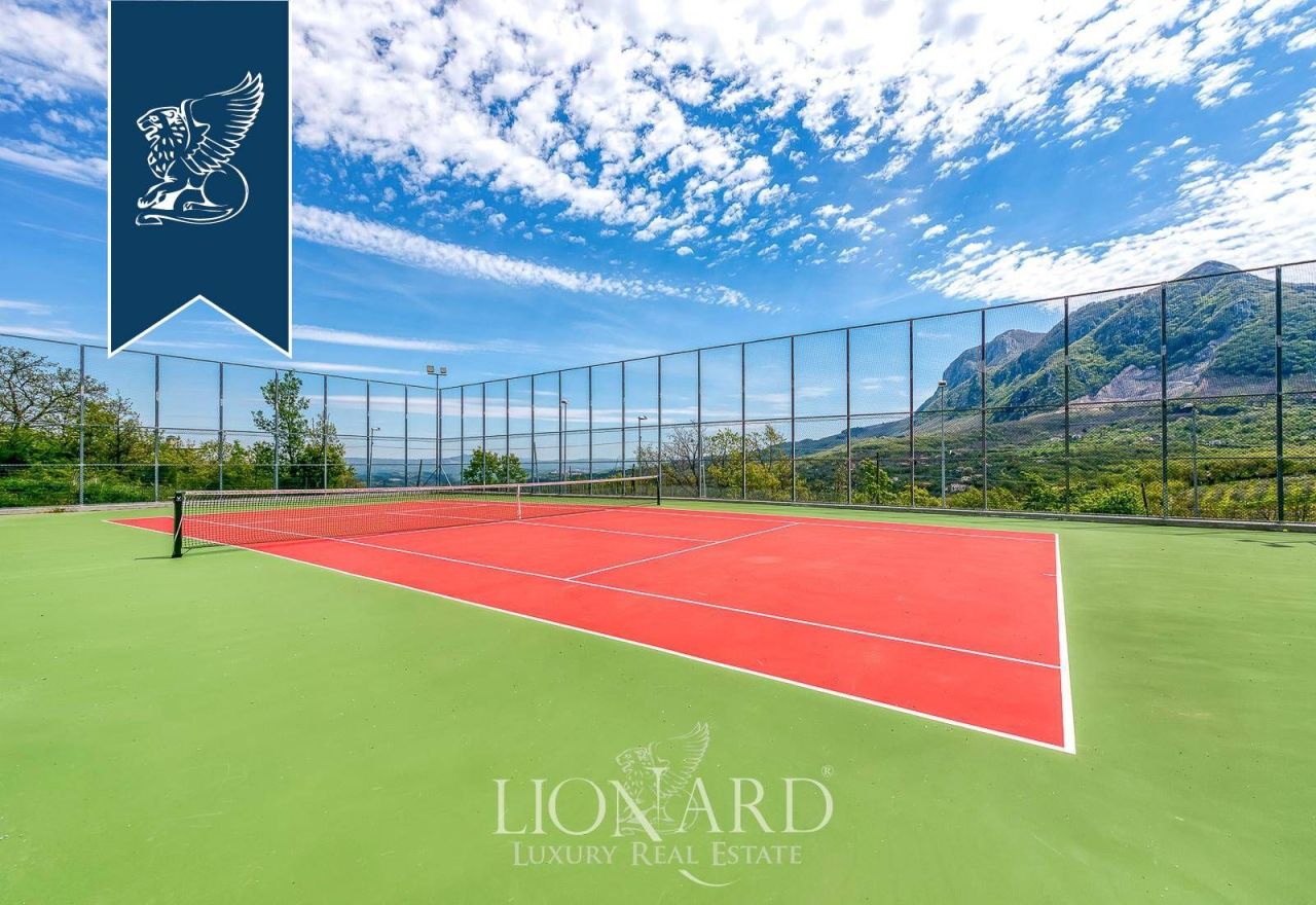 Granja en Avellino, Italia, 600 m² - imagen 11