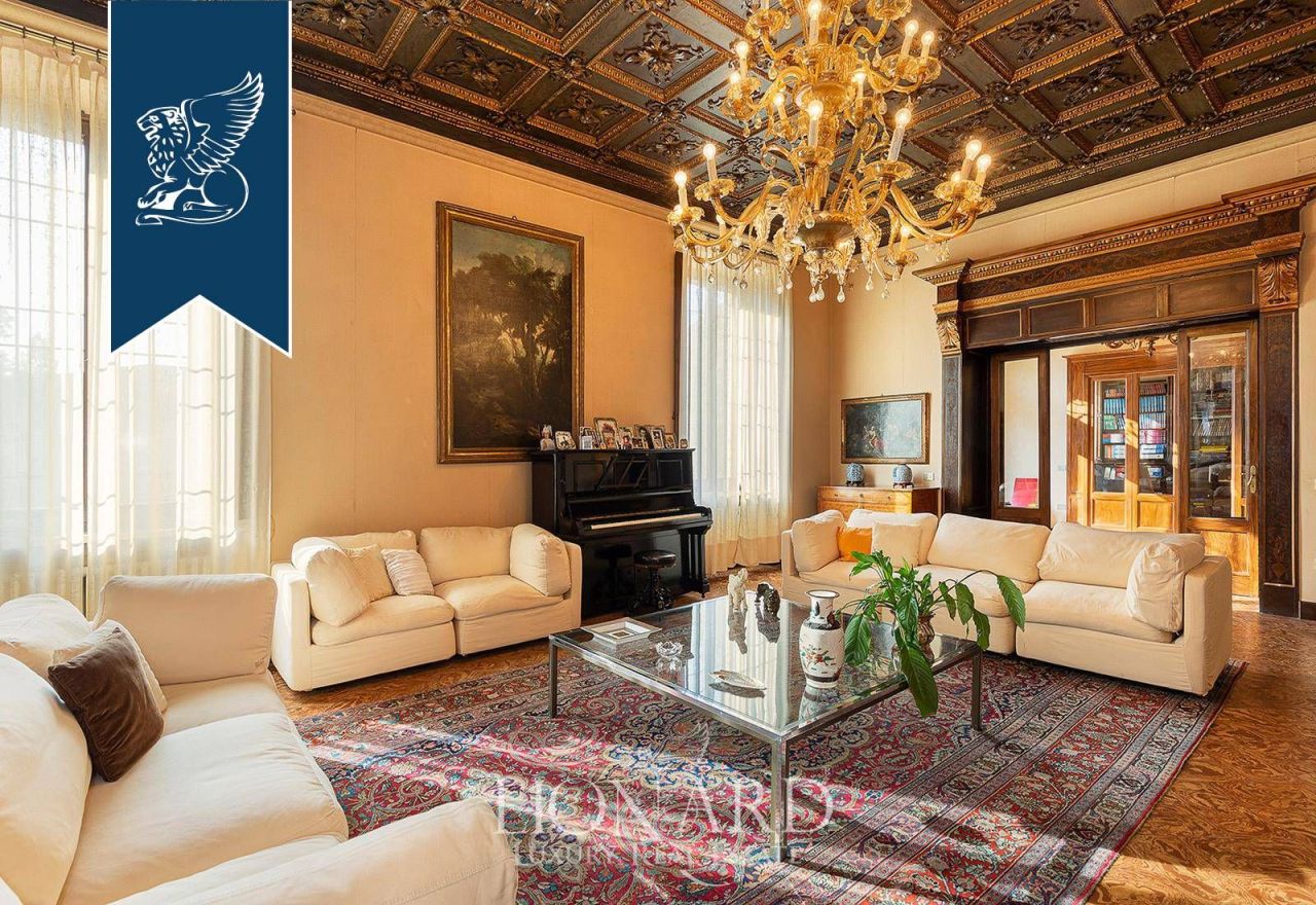 Villa in Cremona, Italy, 1 850 m² - picture 11