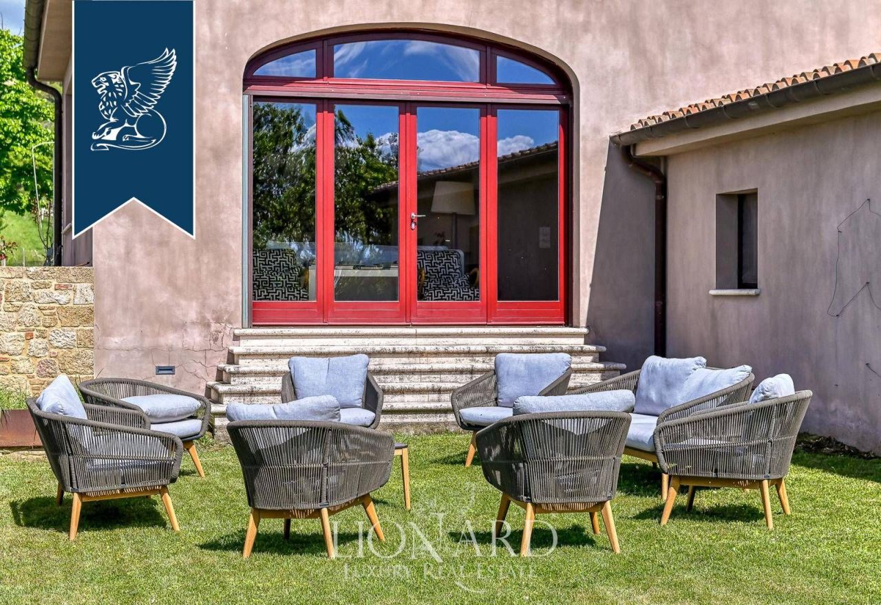 Villa en Sarteano, Italia, 640 m² - imagen 11