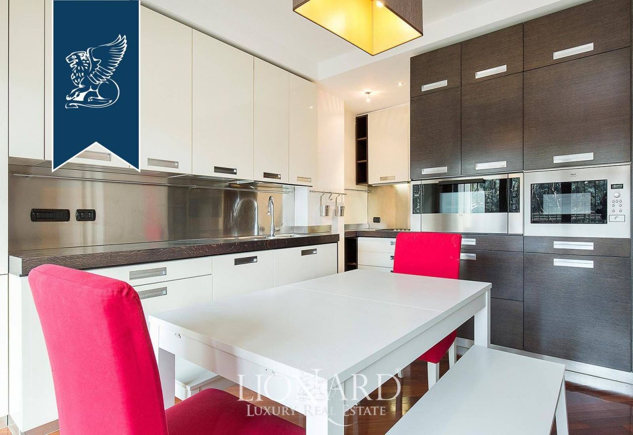 Apartment in Milan, Italy, 310 m² - picture 11