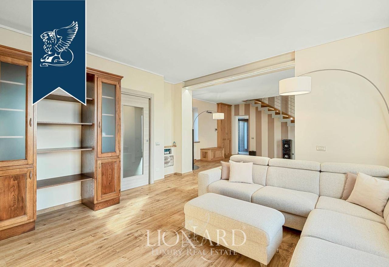 Villa in Capannori, Italy, 340 m² - picture 11