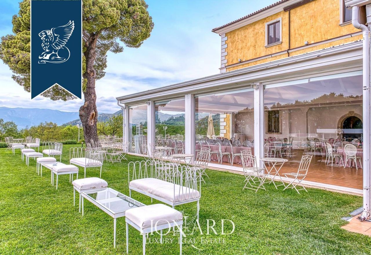 Villa à Salerne, Italie, 5 500 m² - image 11