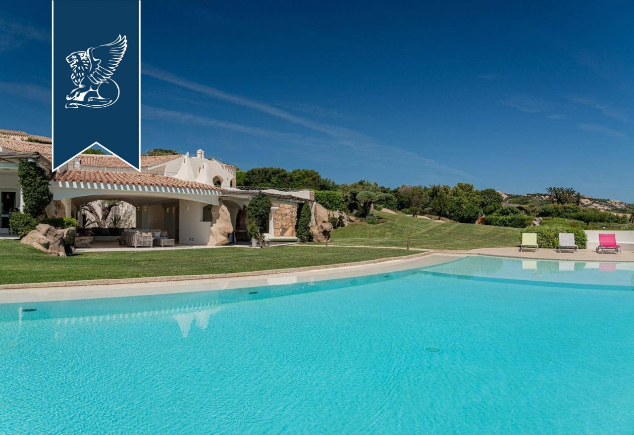 Villa en Palau, Italia, 435 m² - imagen 11