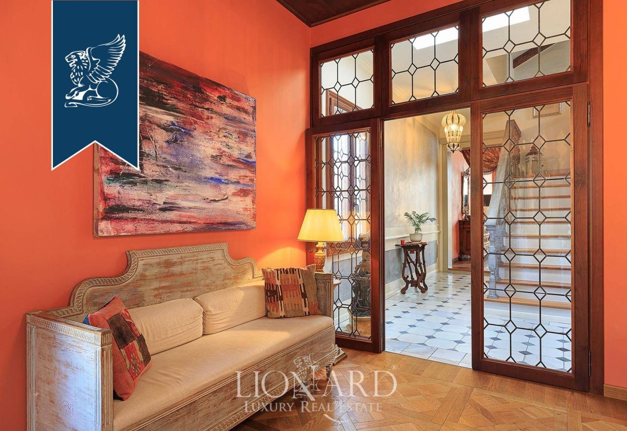 Apartment in Venice, Italy, 310 m² - picture 11