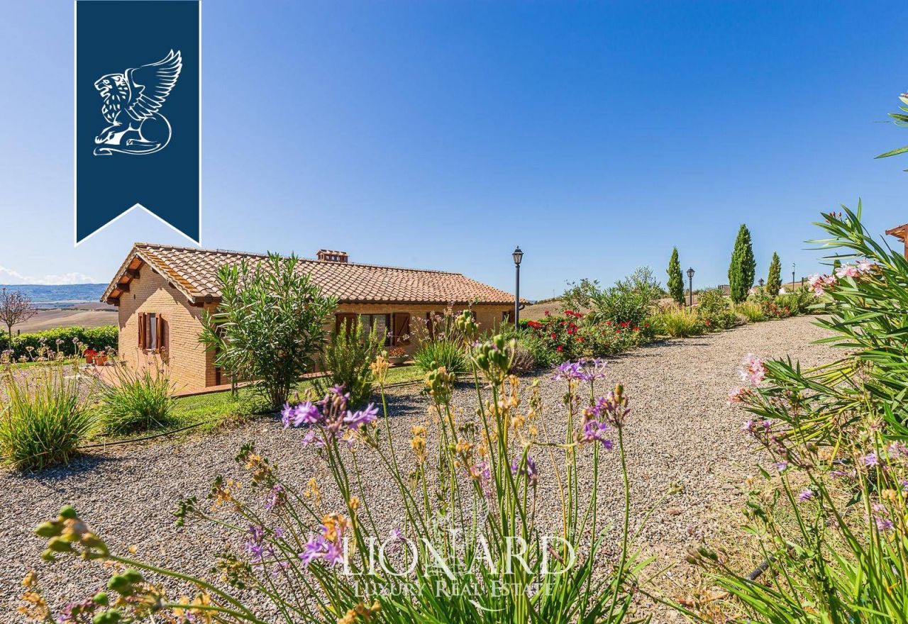 Farm in Montalcino, Italy, 1 800 m² - picture 11