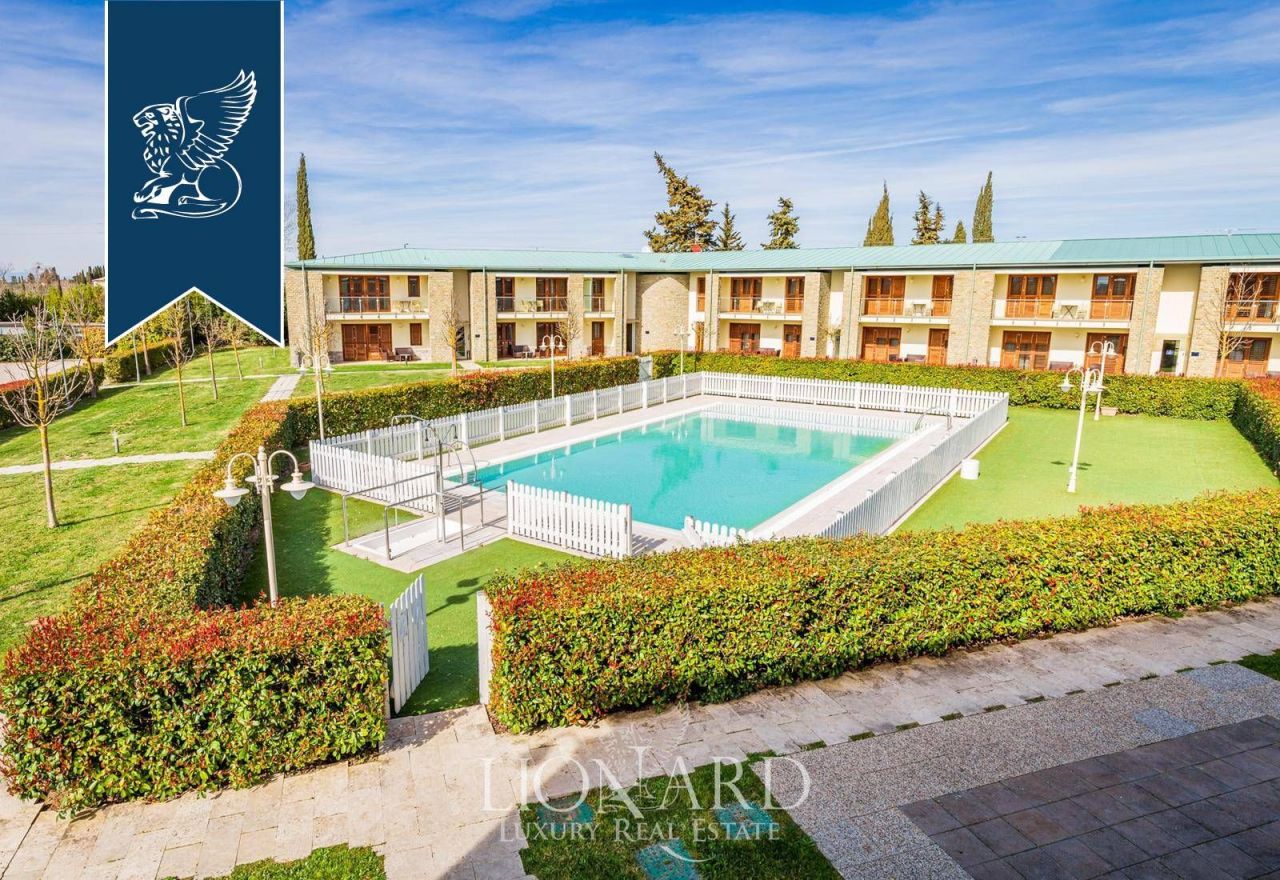 Hotel en Florencia, Italia, 4 775 m² - imagen 11