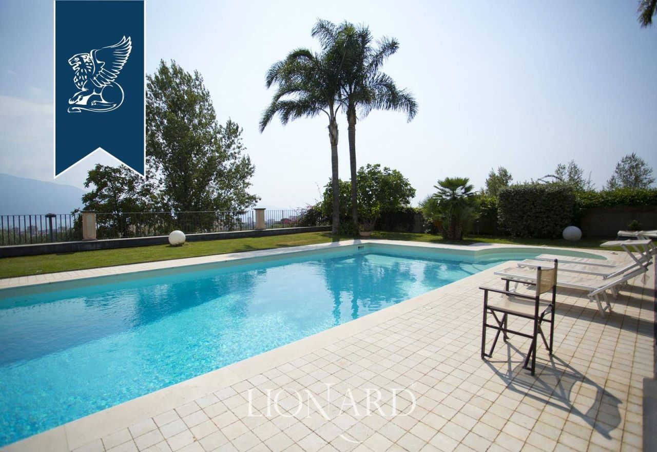 Villa à Naples, Italie, 500 m² - image 11