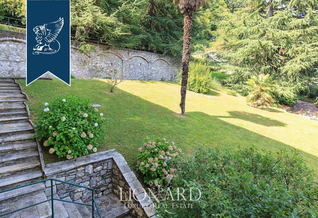 Villa en Varese, Italia, 1 000 m² - imagen 11
