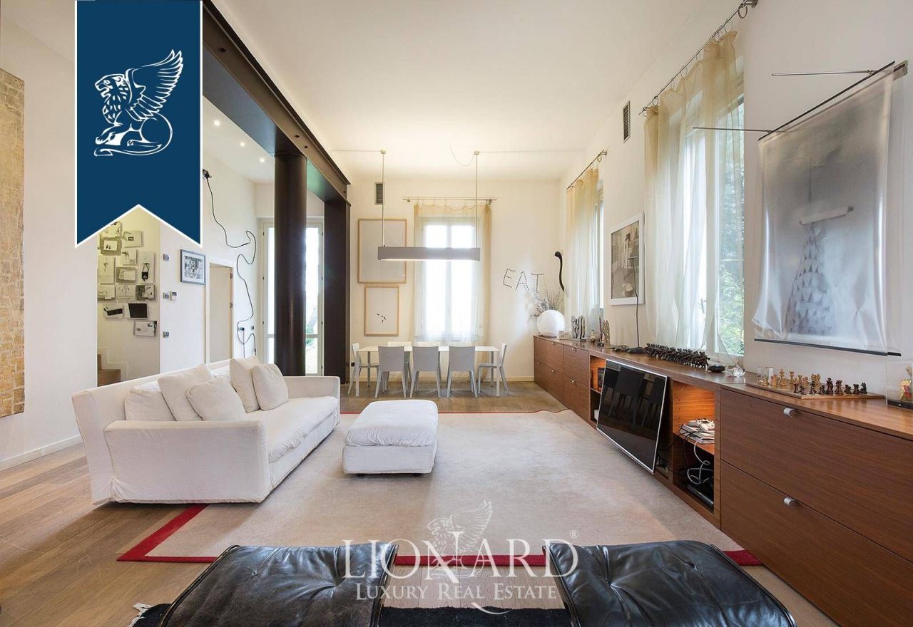 Villa in Carate Brianza, Italy, 660 m² - picture 11