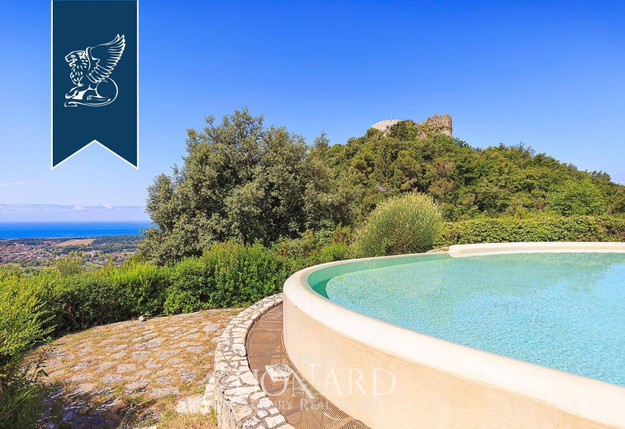 Villa à Montignoso, Italie, 900 m² - image 11