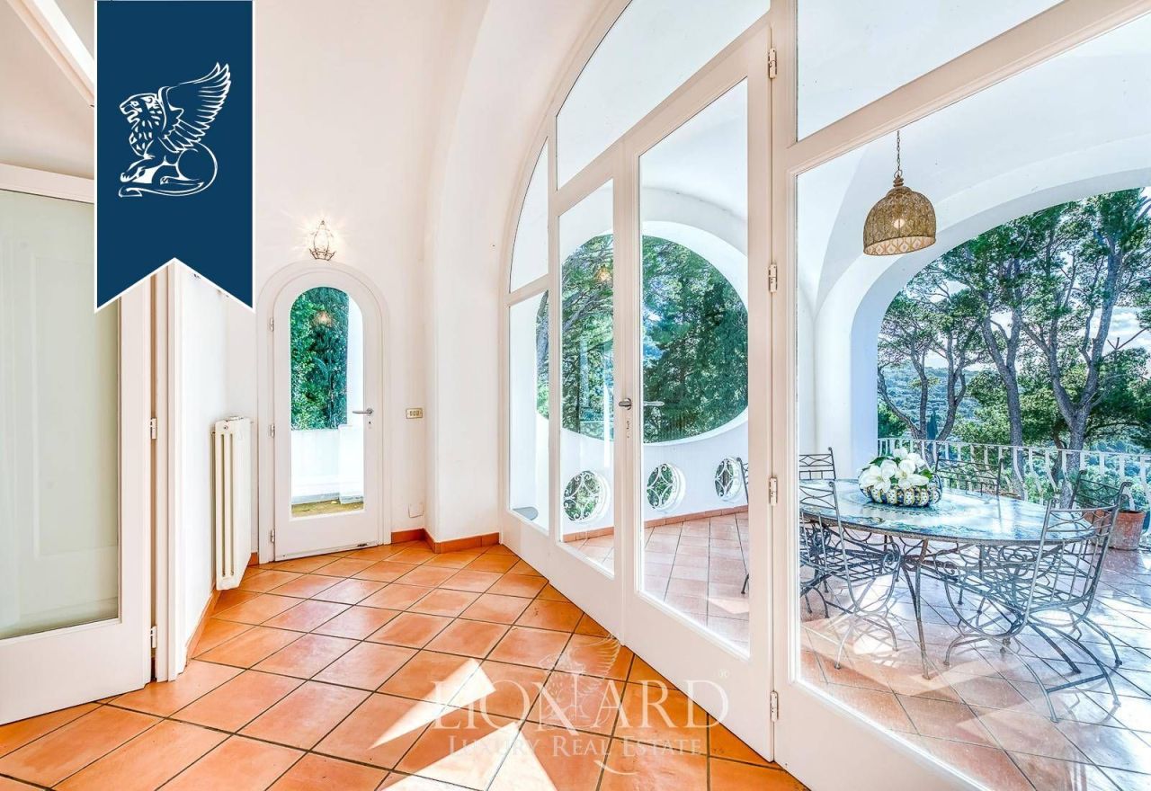 Villa à Naples, Italie, 430 m² - image 11