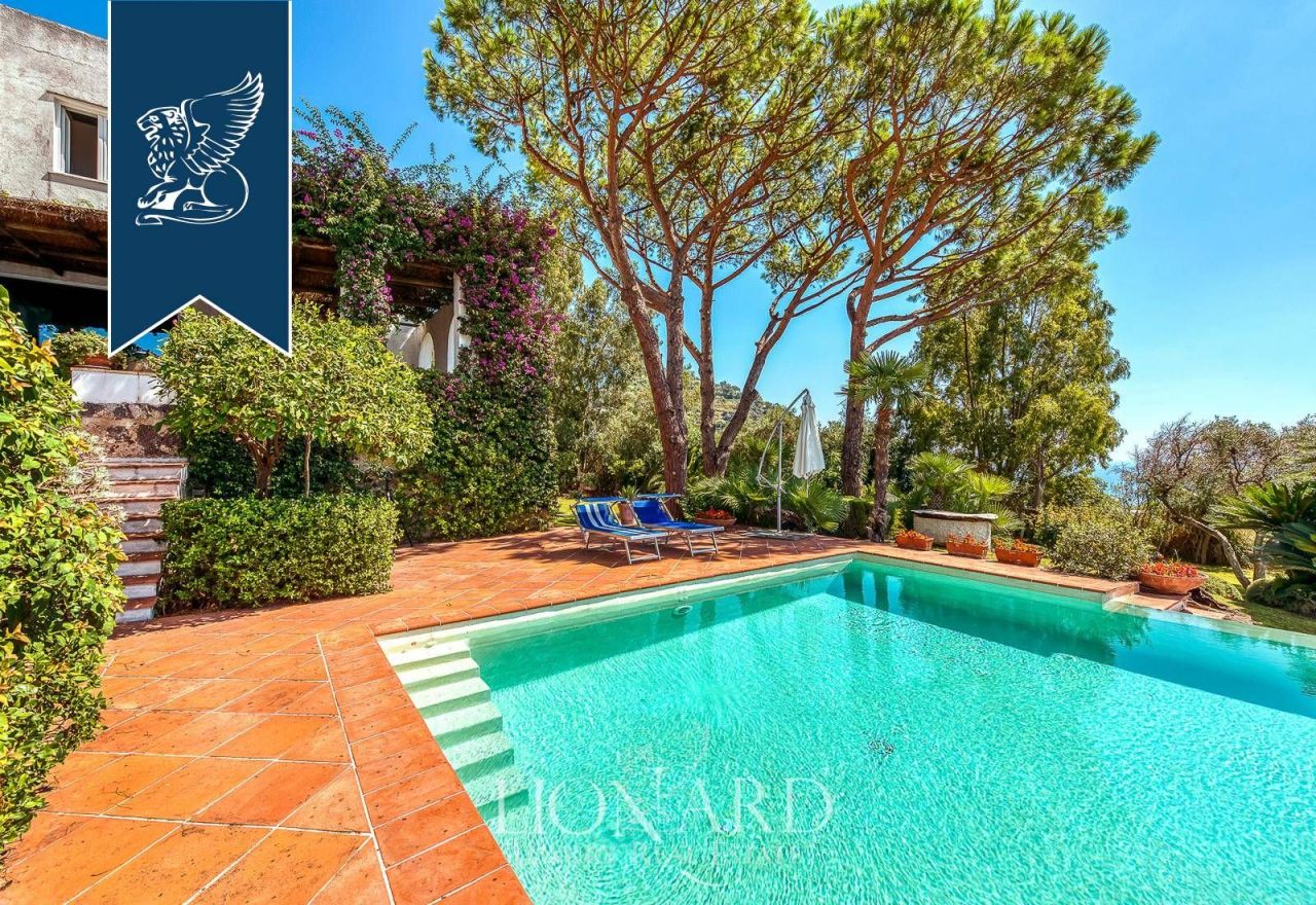 Villa in Naples, Italy, 250 m² - picture 10